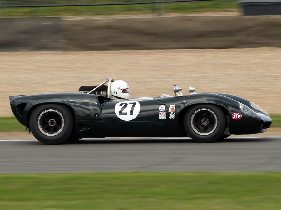  Lola T70 Spyder (Mk II) 1966 года  (фото 9 из 21)